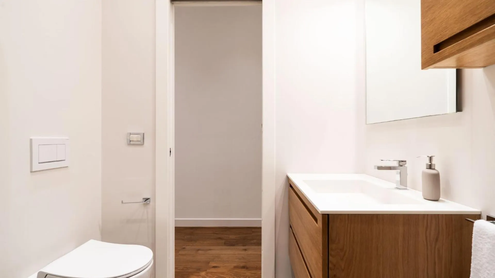 Panoramic Flat-Les Suites Bari 0*,  Italien